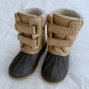 Gap snow boots